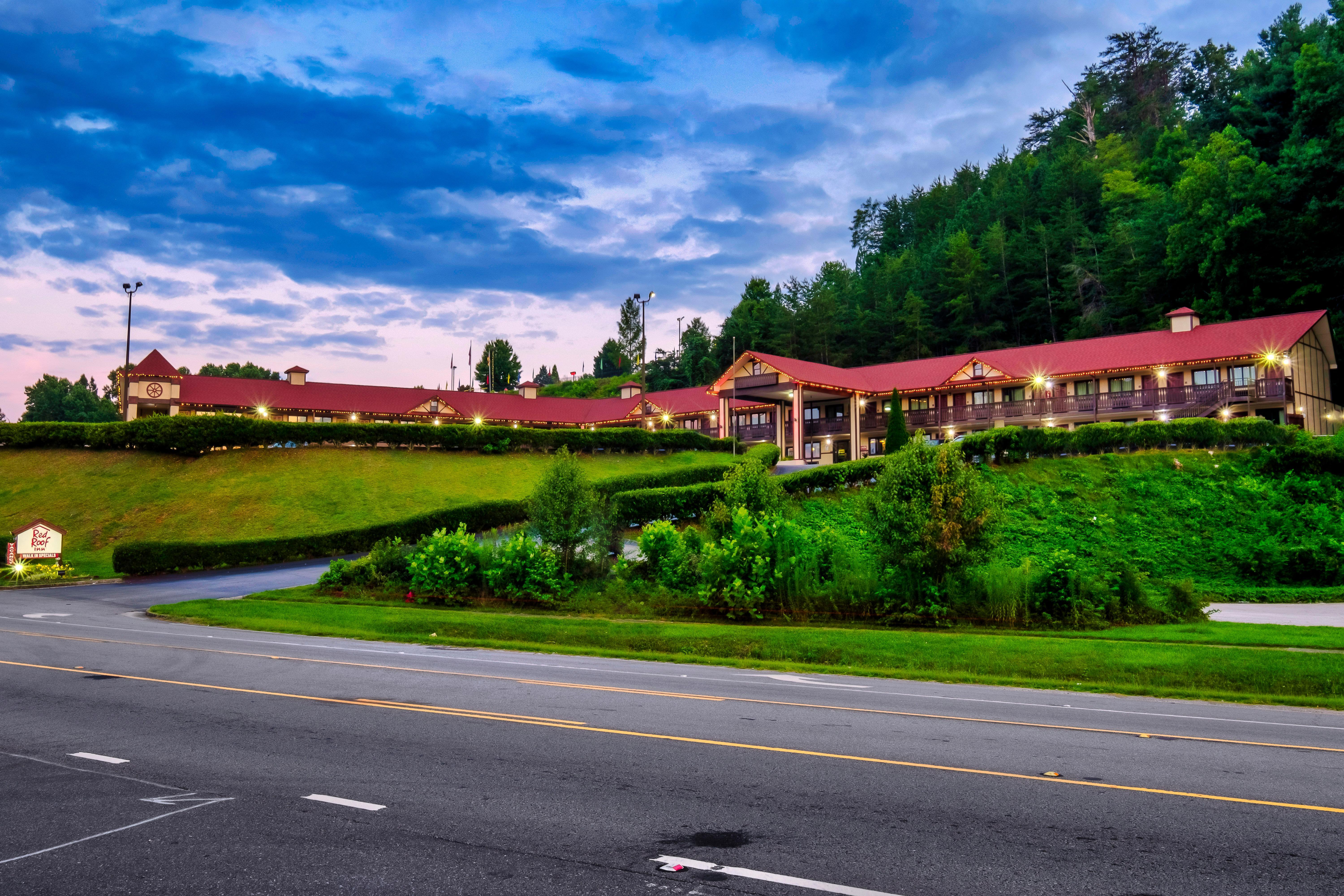 Red Roof Inn Helen Exterior photo